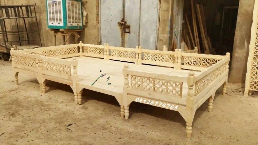 تولید تخت سنتی با چوب تمام روسی