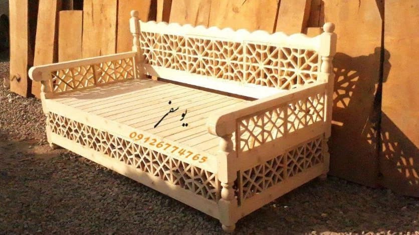 تولید تخت سنتی با چوب تمام روسی